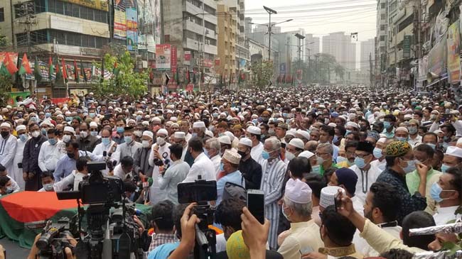 পল্টনে ব্যারিস্টার মওদুদের জানাযায় লাখো মানুষের ঢল